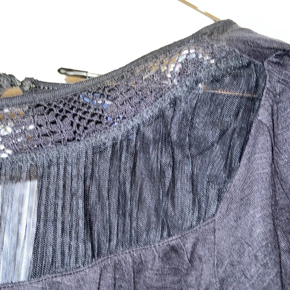 AMERICAN EAGLE WOMENS SHIRT SIZE XS BLACK WITH MESH DETAILS - Picture 2 of 3
